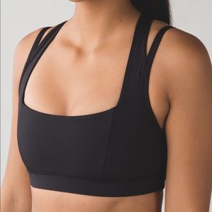 Lululemon black splendor sports bra